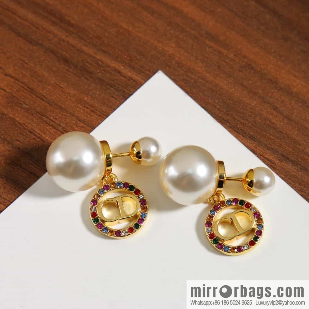 New ☑️ DIOR diamond size pearl stud earrings