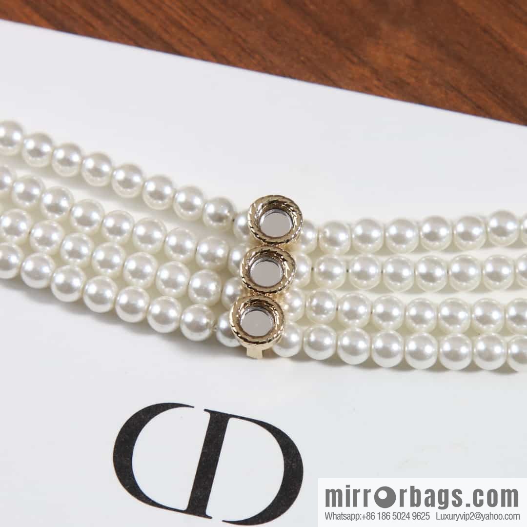 New ☑️ Dior 4-layer pearl necklace, bracelet