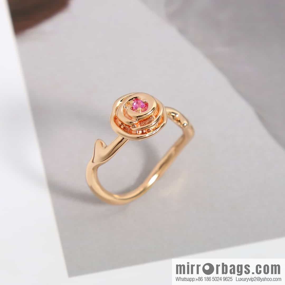 New ☑️ DIOR rose ring
