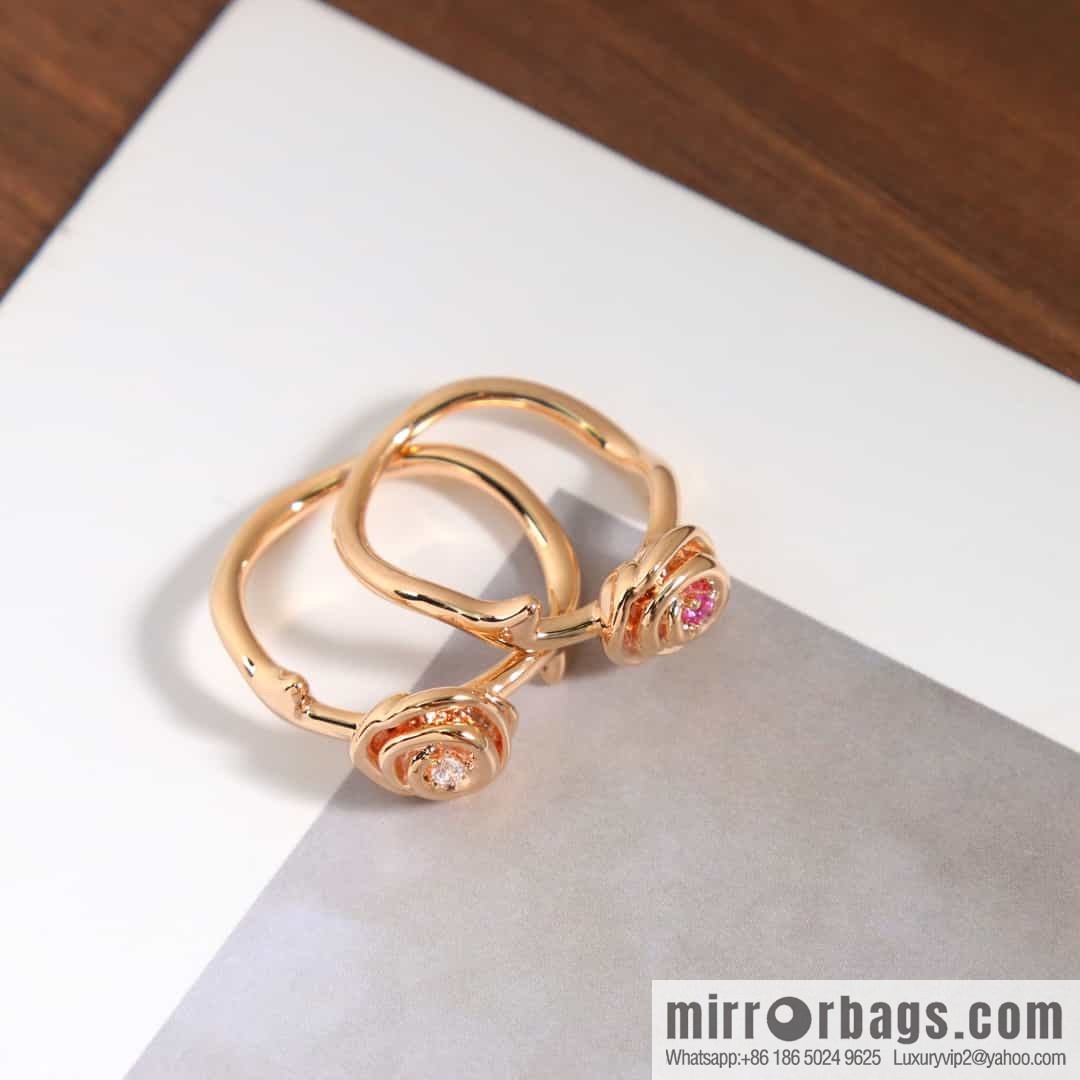 New ☑️ DIOR rose ring