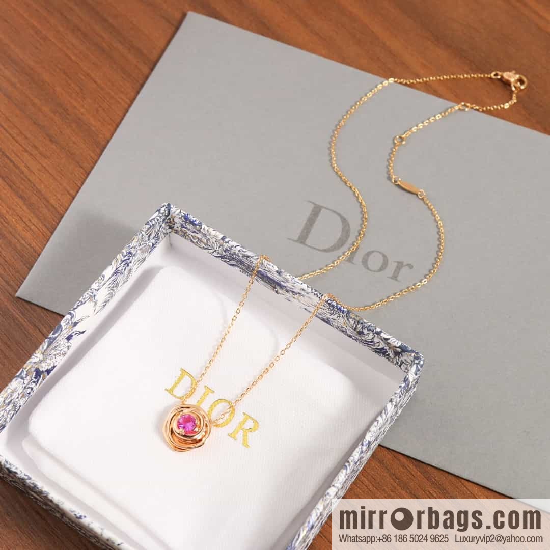 New ☑️ DIOR rose necklace