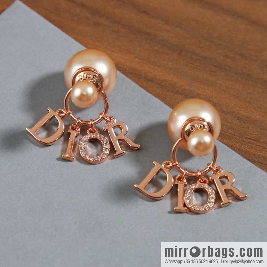 New ☑️ DIOR rose gold size pearl stud earrings