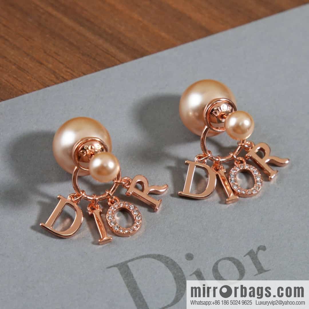 New ☑️ DIOR rose gold size pearl stud earrings