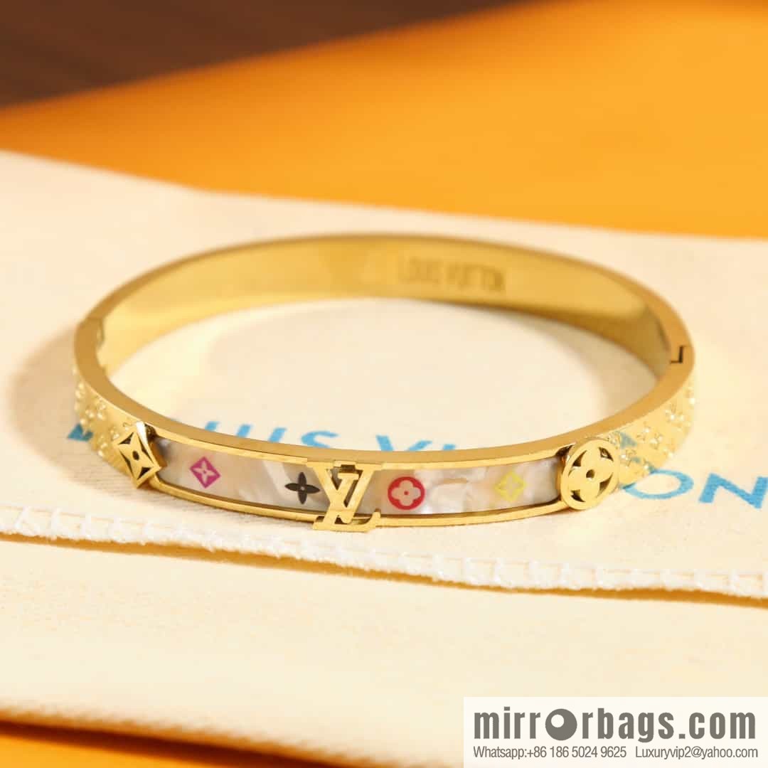 Louis Vuitton Louis Vuitton medieval gold white shell bracelet bracelet