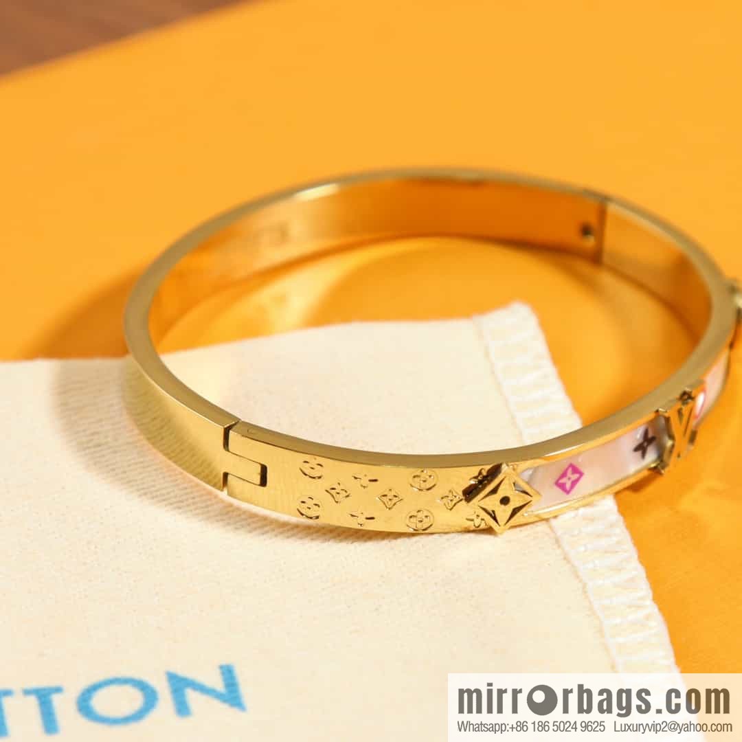 Louis Vuitton Louis Vuitton medieval gold white shell bracelet bracelet