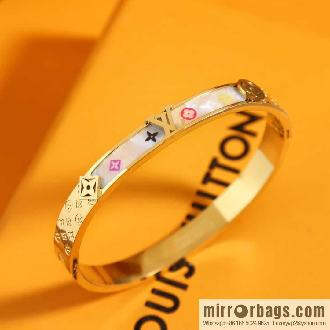 Louis Vuitton Louis Vuitton medieval gold white shell bracelet bracelet
