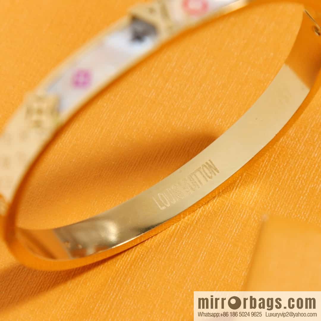 Louis Vuitton Louis Vuitton medieval gold white shell bracelet bracelet