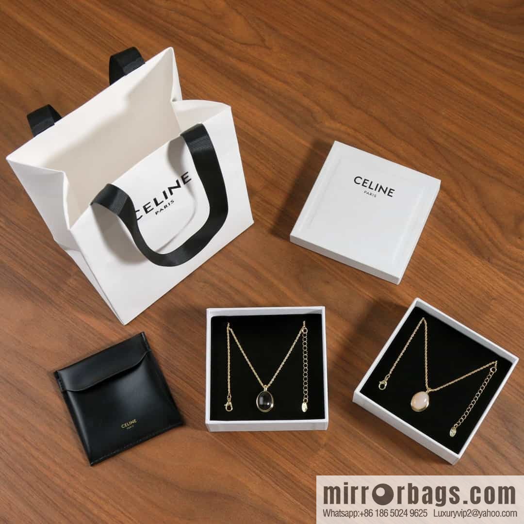 New ☑️ Celine oval black agate white shell necklace
