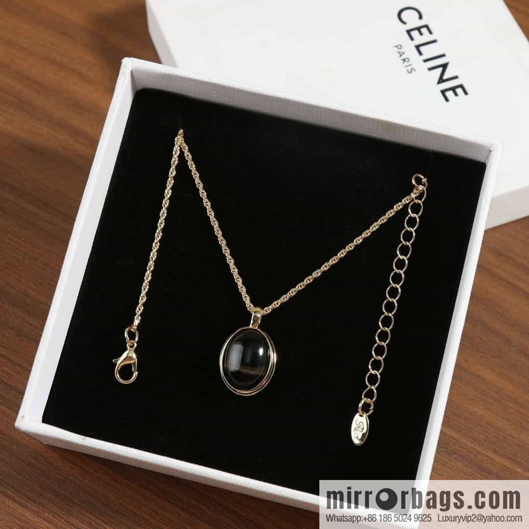 New ☑️ Celine oval black agate white shell necklace