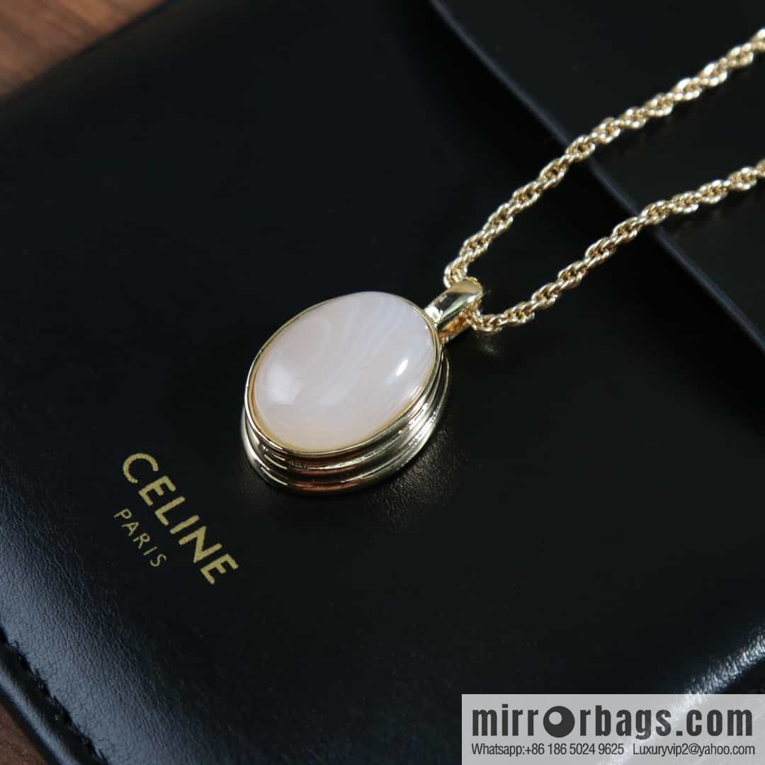 New ☑️ Celine oval black agate white shell necklace