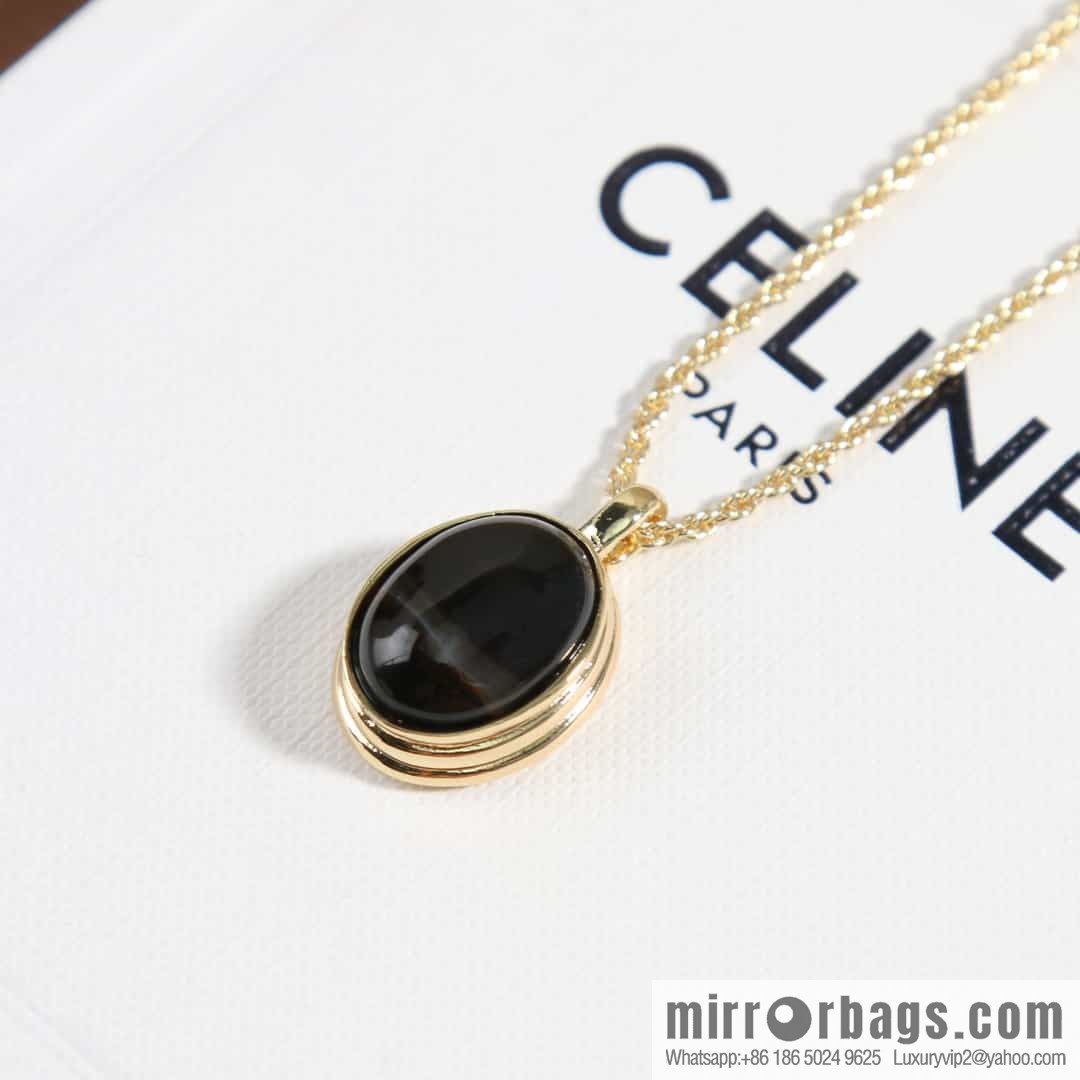 New ☑️ Celine oval black agate white shell necklace