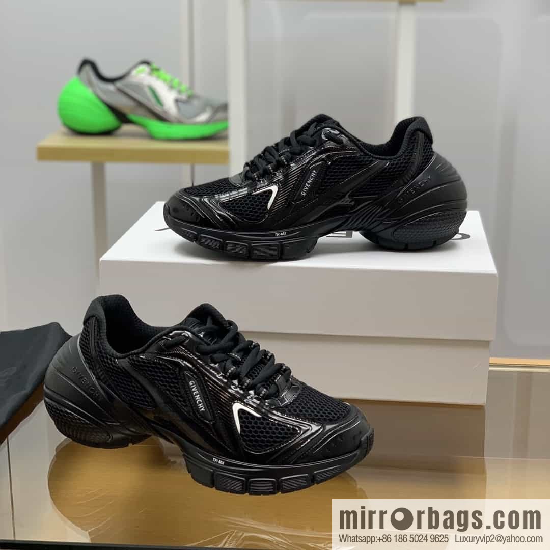 Givenchy, men's lace-up sneakers made of technologically knitted fabrics, synthetic leather and rubber