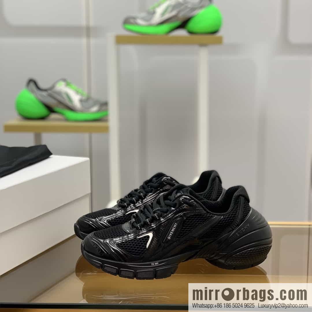 Givenchy, men's lace-up sneakers made of technologically knitted fabrics, synthetic leather and rubber