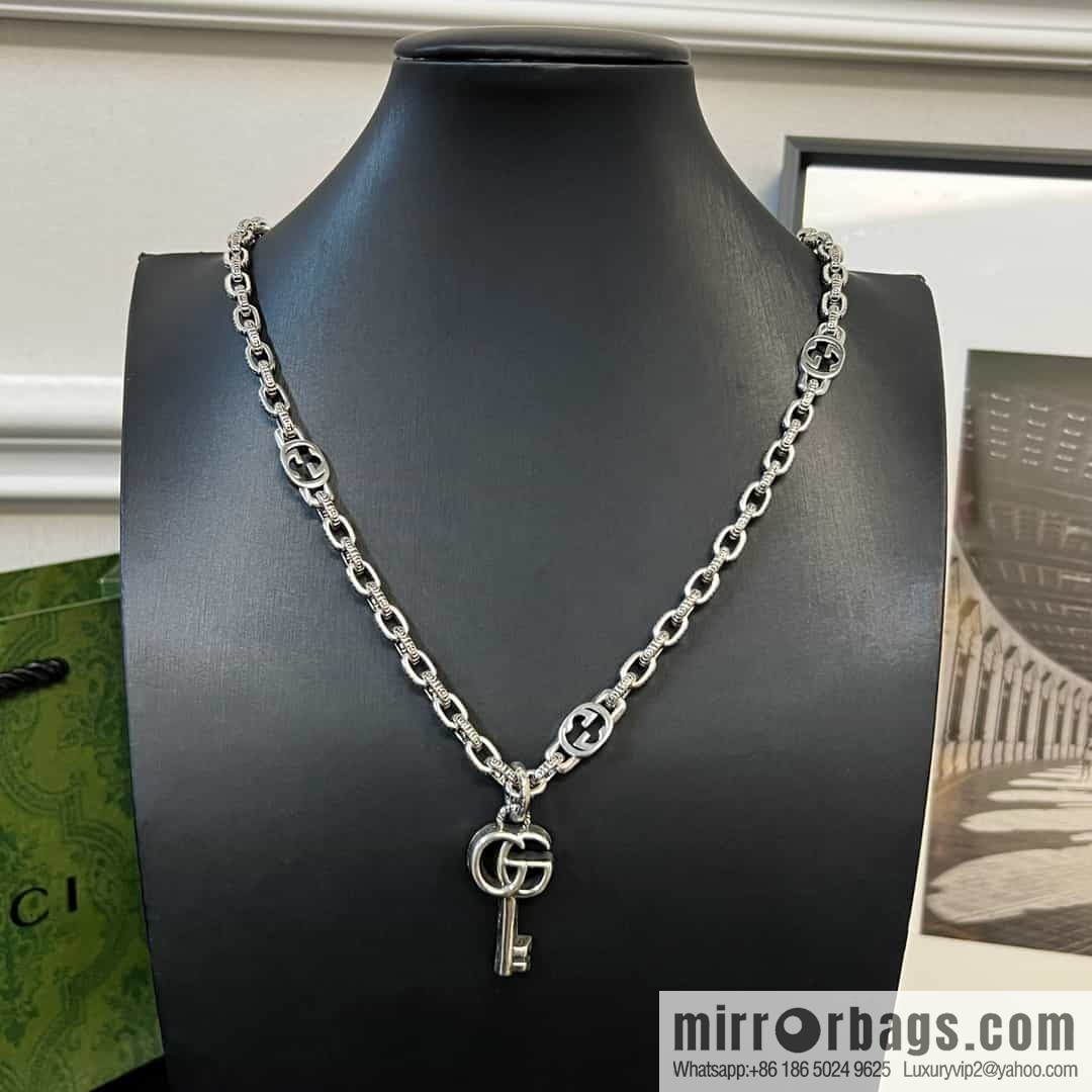 New Gucci Gucci double G key 🔑 necklace