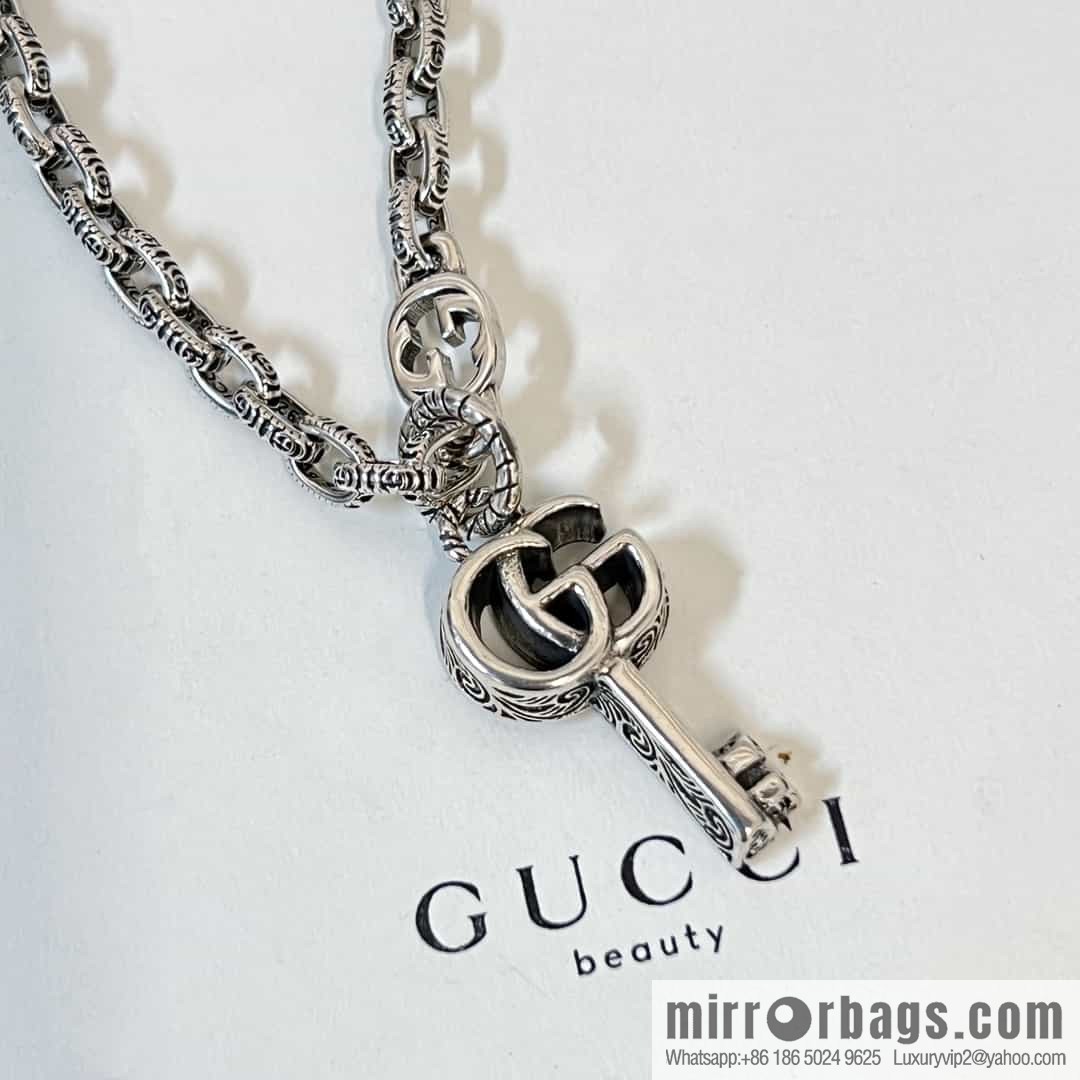 New Gucci Gucci double G key 🔑 necklace