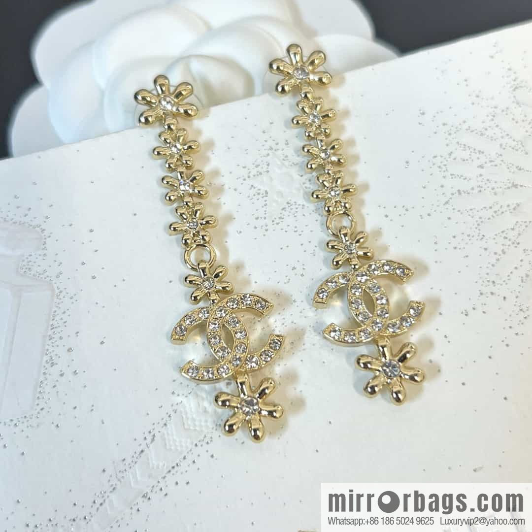 New ☑️ chanel c3 double c gold flower stud earrings
