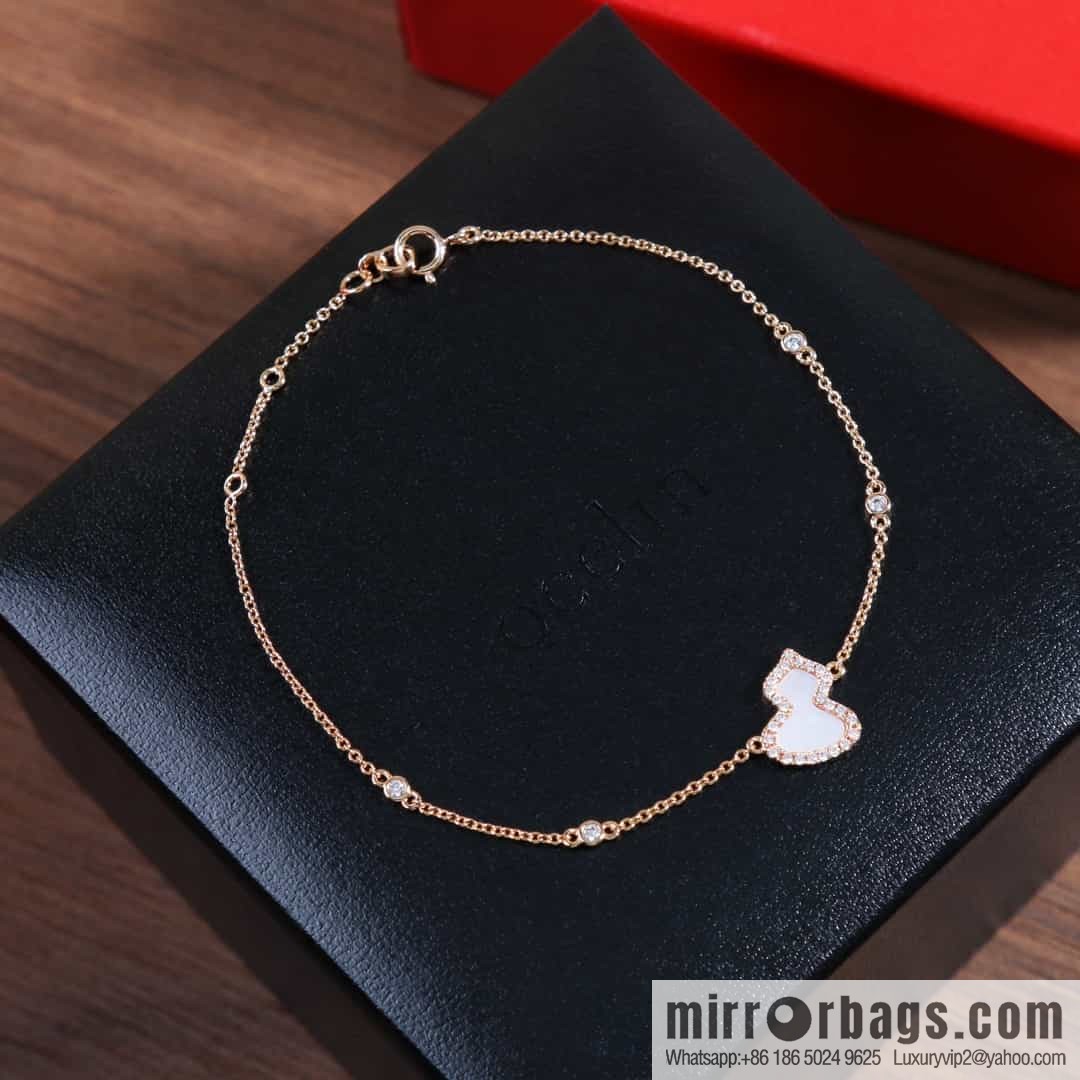 Qeelin Petite Wulu Rose Gold Diamond and Agate Bracelet