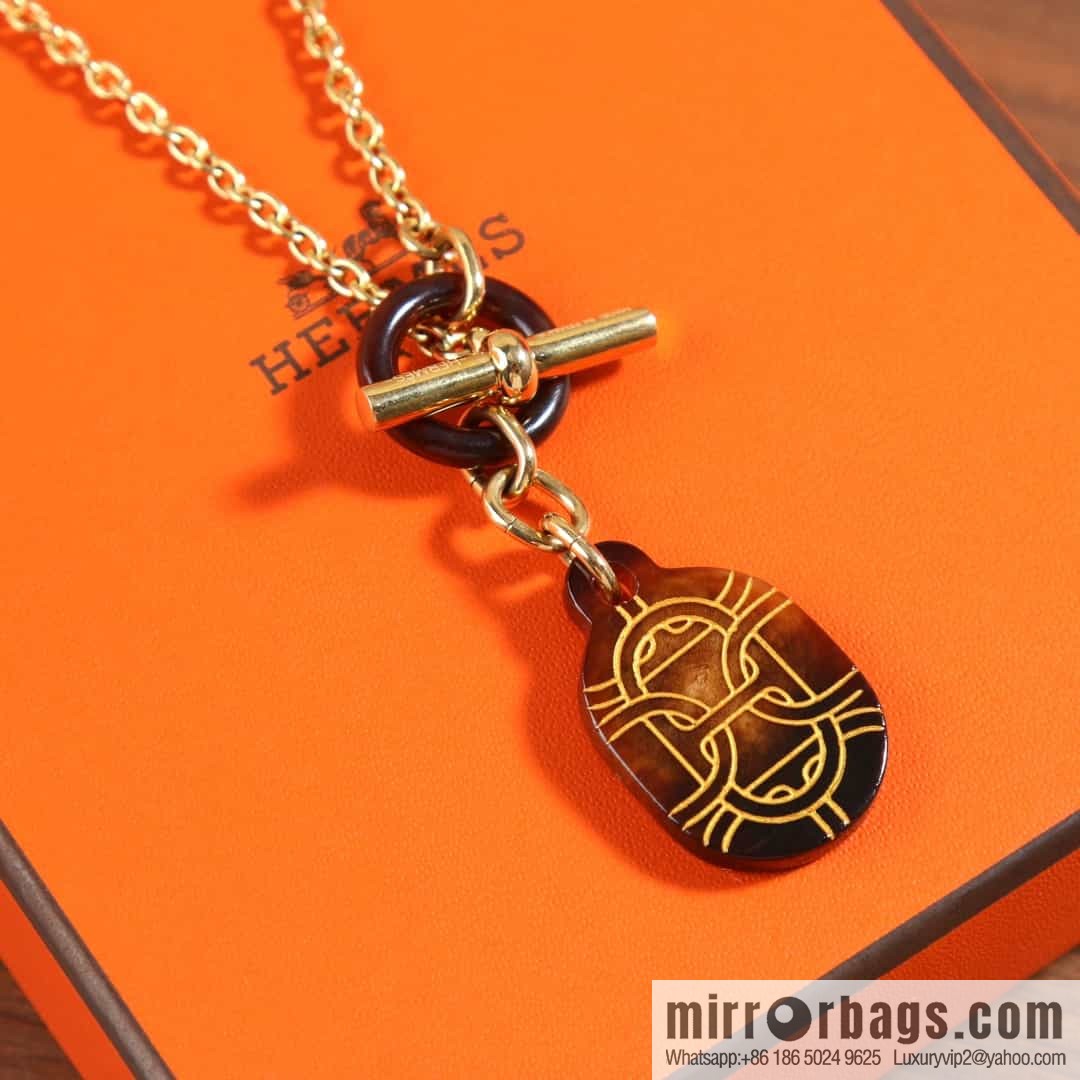 HERMES Chaine d'Ancre Buffalo Horn OT Necklace