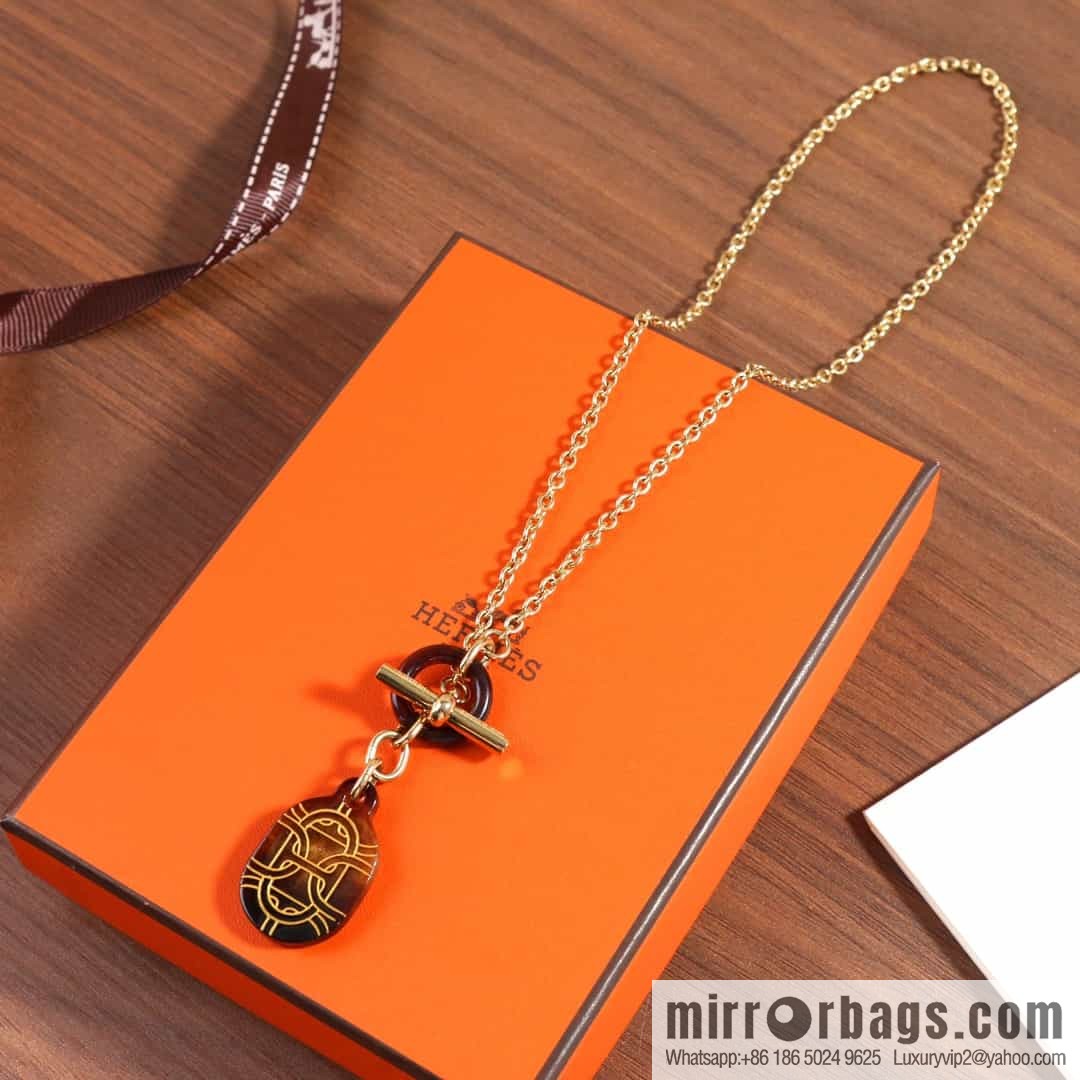 HERMES Chaine d'Ancre Buffalo Horn OT Necklace