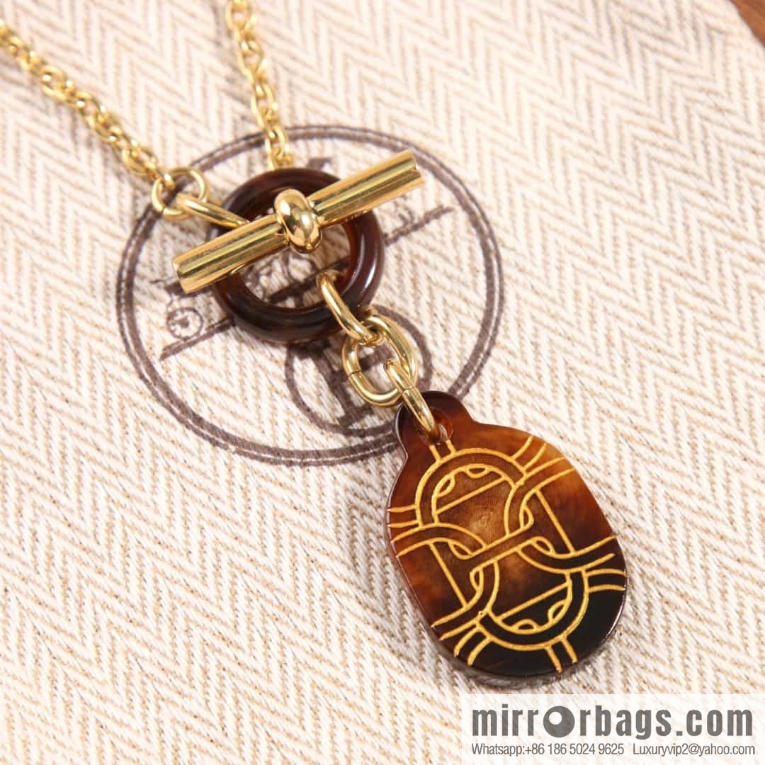 HERMES Chaine d'Ancre Buffalo Horn OT Necklace