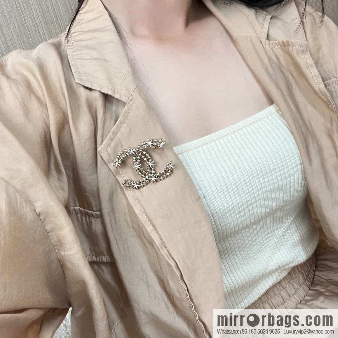 New ☑️ Chanel double c gold flower brooch