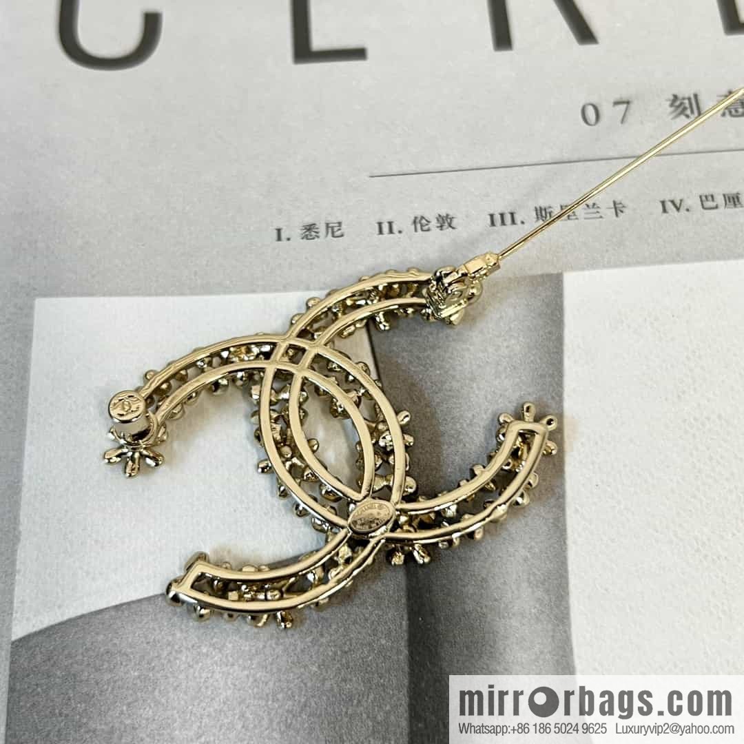 New ☑️ Chanel double c gold flower brooch