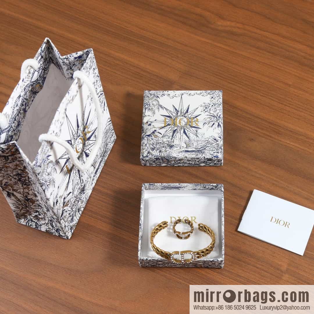 New ☑️ DIOR CD Full Diamond Hollow Opening Bracelet