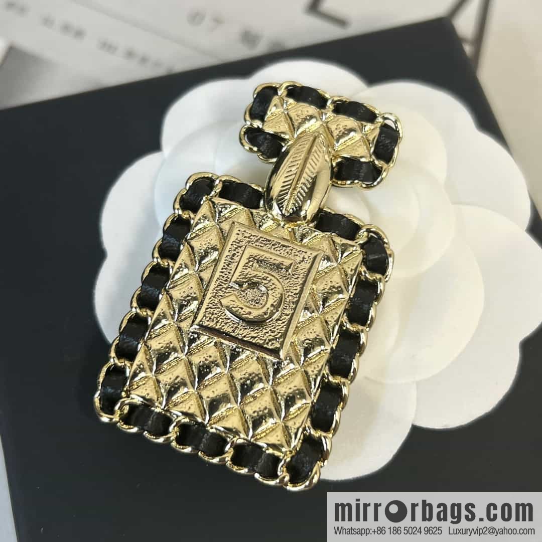 New ☑️ Chanel double c perfume bottle black leather rope brooch