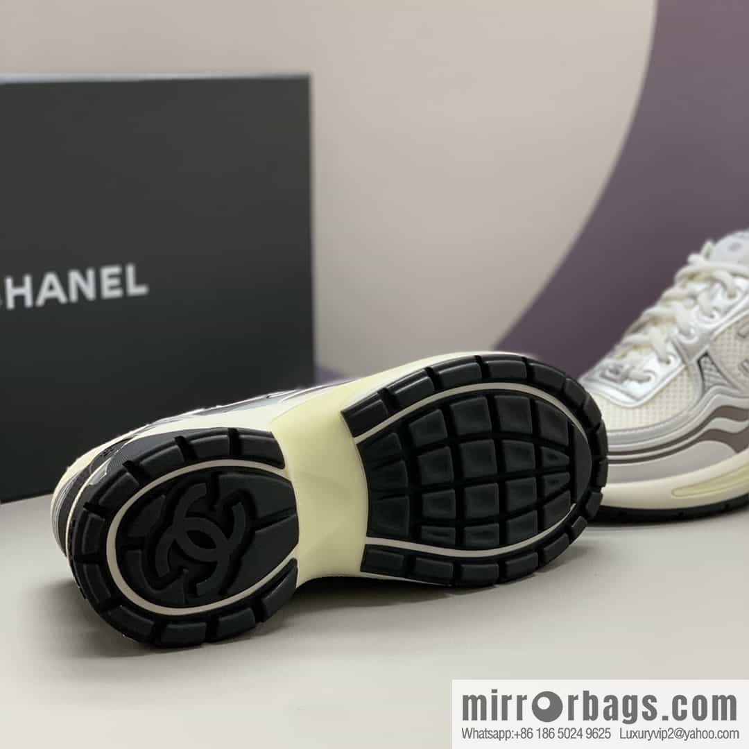 Chanel Chanel metal leather patchwork mesh Xiaoxiang women's sports and leisure shoes