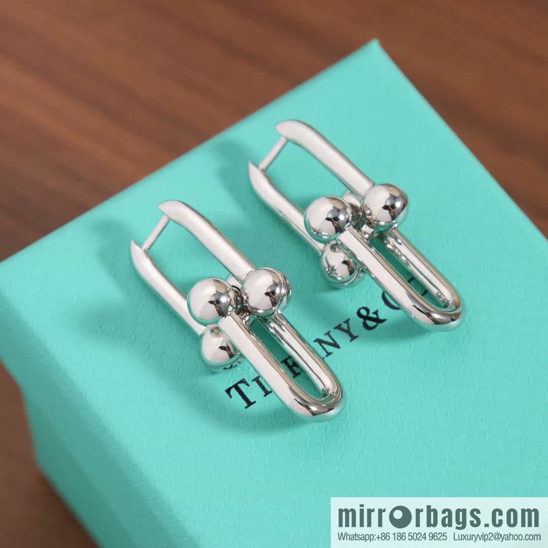 New ☑️ TIFFANY & Co. Tiffany HardWear series double ring horseshoe buckle earrings