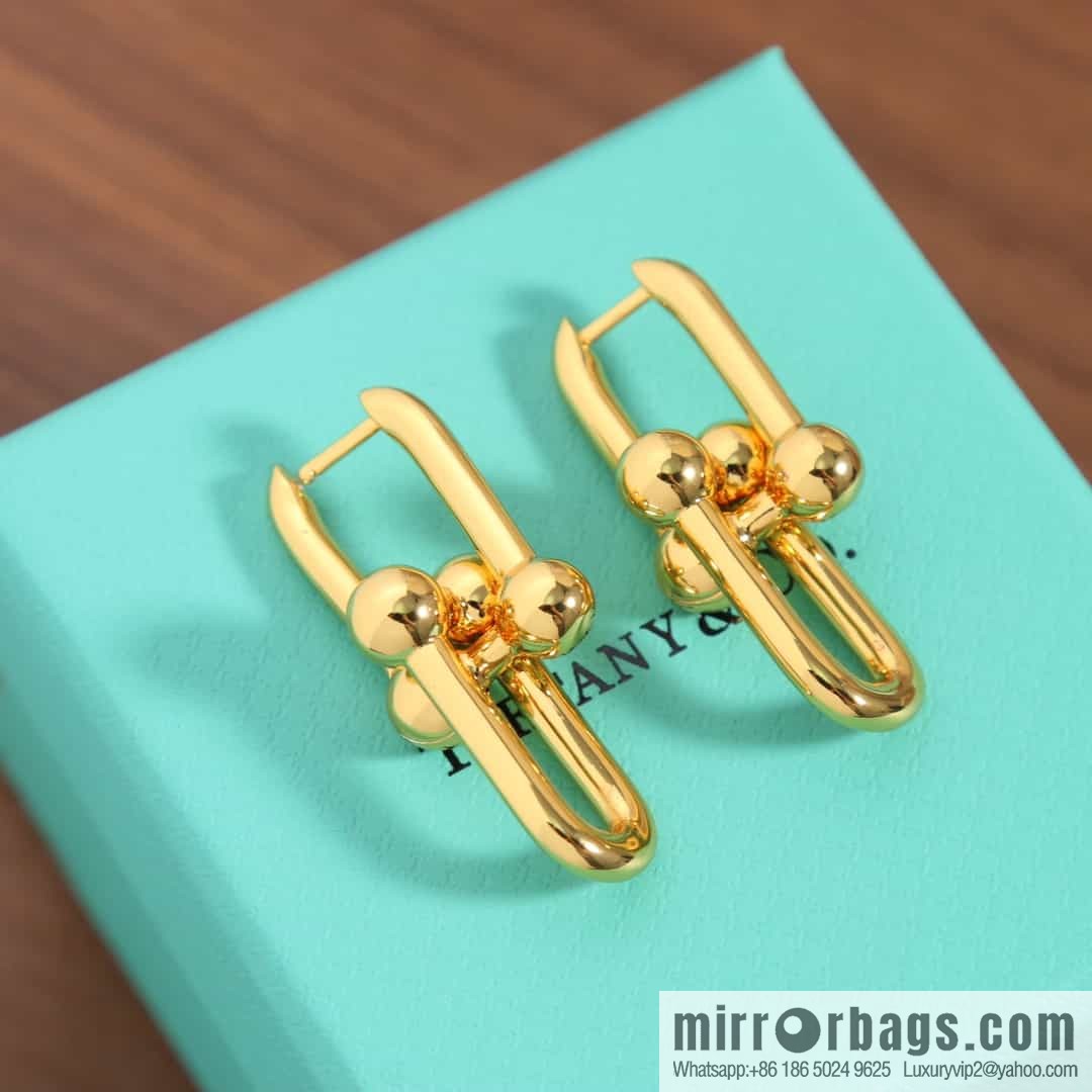 New ☑️ TIFFANY & Co. Tiffany HardWear series double ring horseshoe buckle earrings
