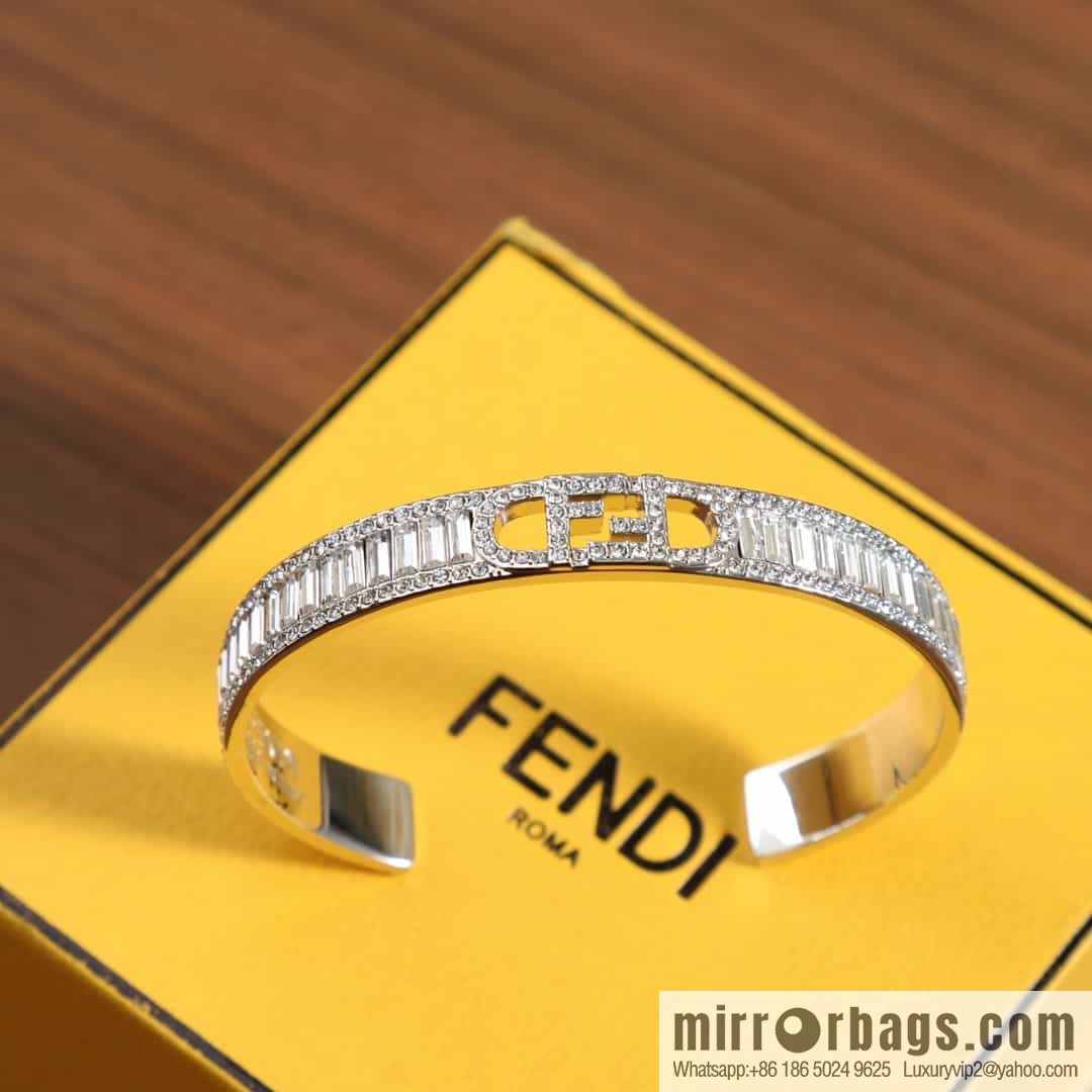 New FENDI Fendi square diamond hollow letter bracelet bracelet