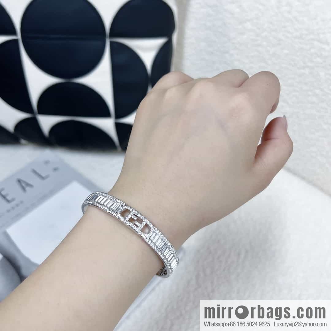 New FENDI Fendi square diamond hollow letter bracelet bracelet