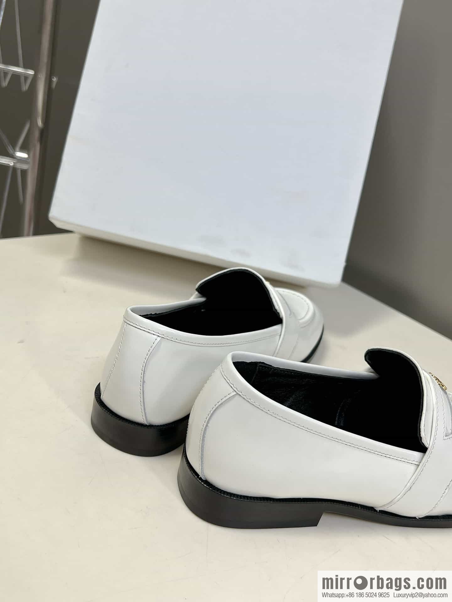 CELINEl Celine loafers Caesar door buckle series casual small leather shoes