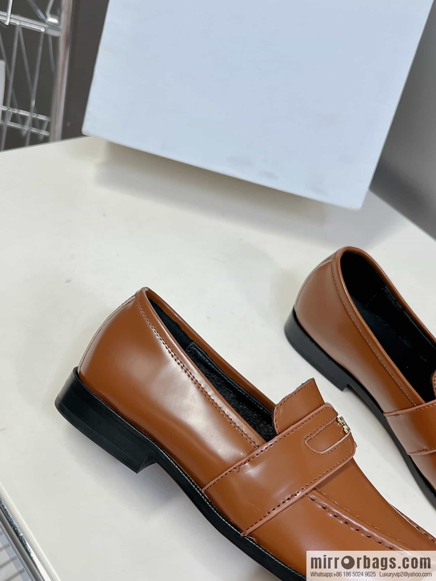CELINEl Celine loafers Caesar door buckle series casual small leather shoes