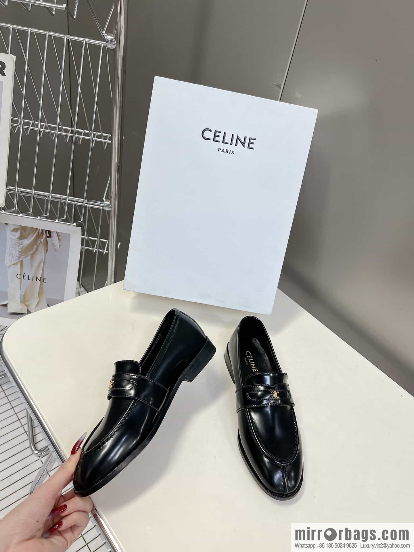CELINEl Celine loafers Caesar door buckle series casual small leather shoes
