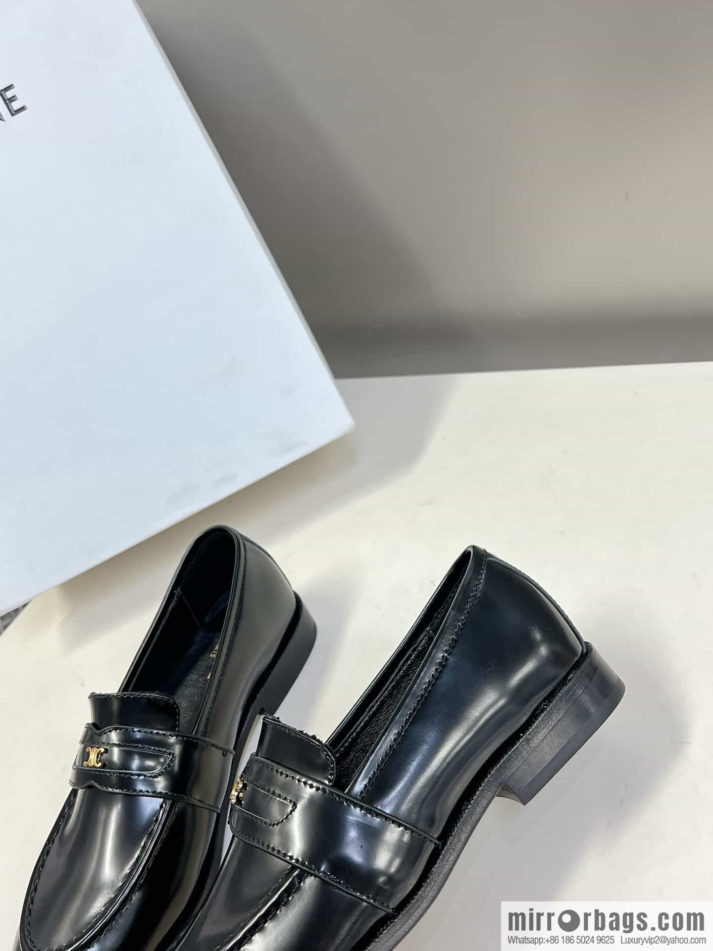 CELINEl Celine loafers Caesar door buckle series casual small leather shoes