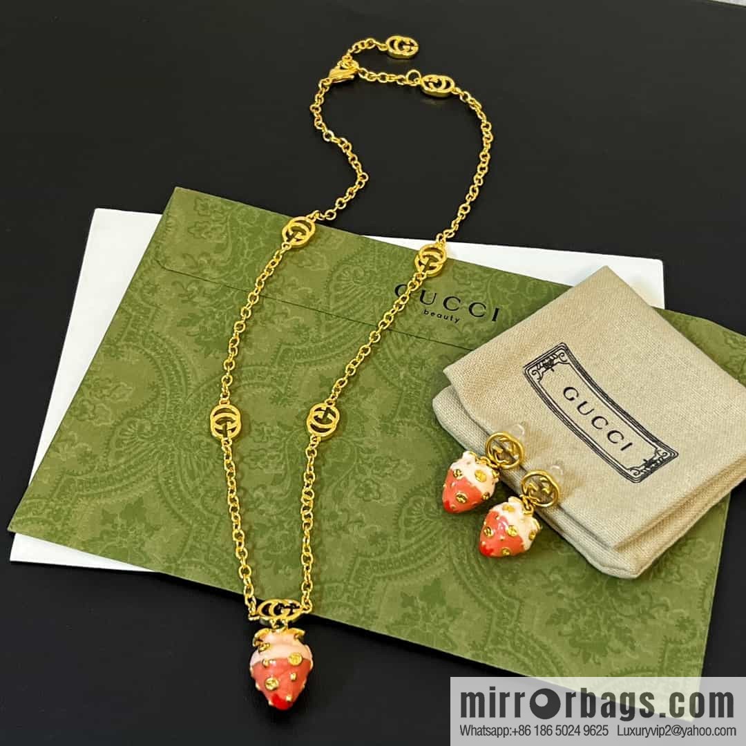 New Gucci Gucci strawberry 🍓 double G necklace stud earrings