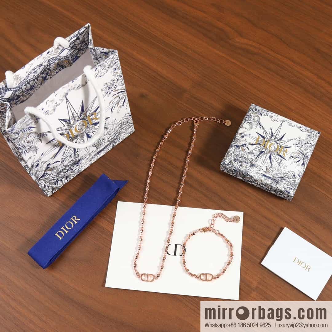 New ☑️ Dior rose gold CD necklace, bracelet