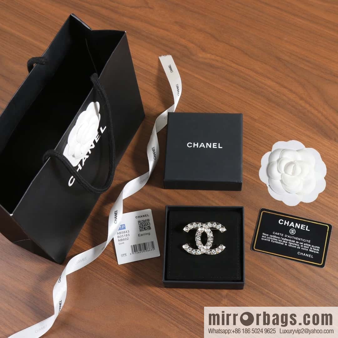 New ☑️ Chanel Double C Square Diamond Brooch