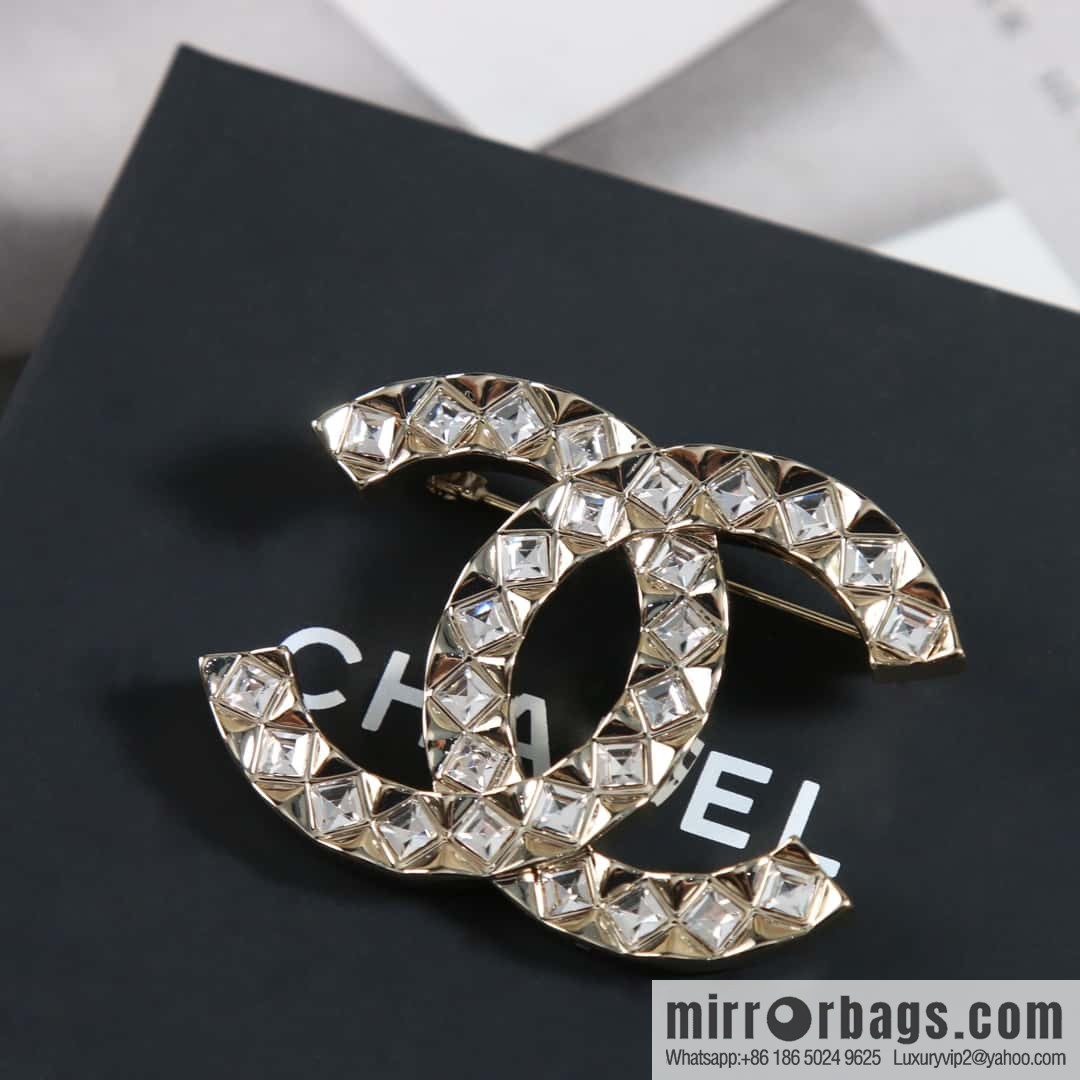 New ☑️ Chanel Double C Square Diamond Brooch