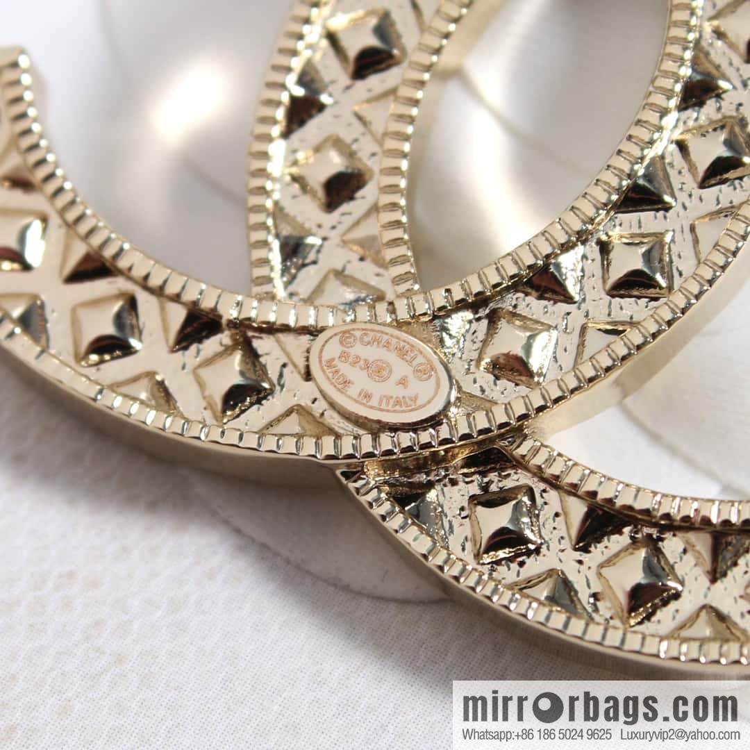 New ☑️ Chanel Double C Square Diamond Brooch