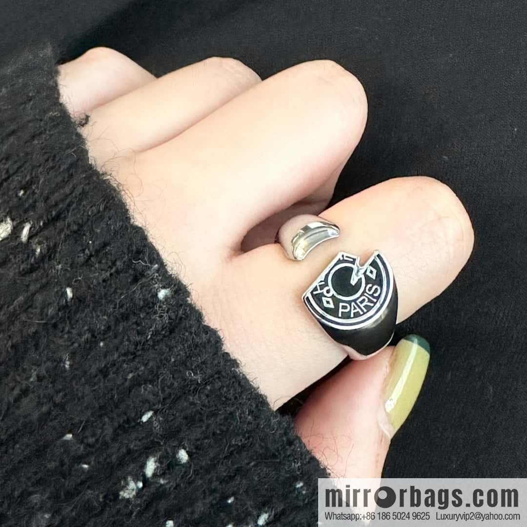 HERMES Carrousel Horse Head Ring, Chain