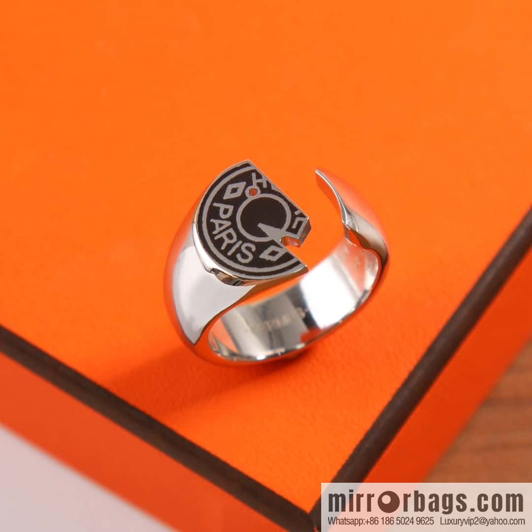 HERMES Carrousel Horse Head Ring, Chain