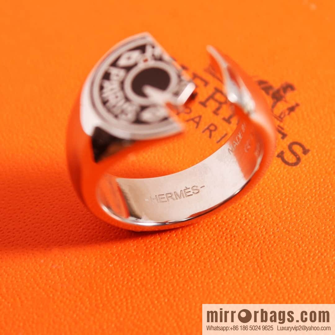 HERMES Carrousel Horse Head Ring, Chain