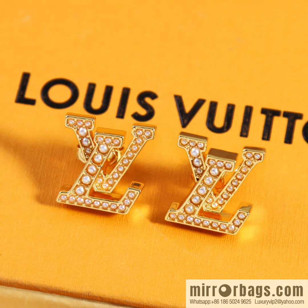 Louis Vuitton Louis Vuitton LV ICONIC PEARLS pearl letter stud earrings
