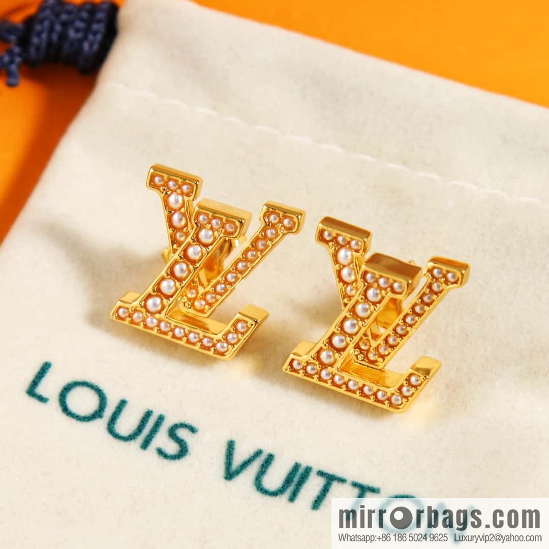 Louis Vuitton Louis Vuitton LV ICONIC PEARLS pearl letter stud earrings