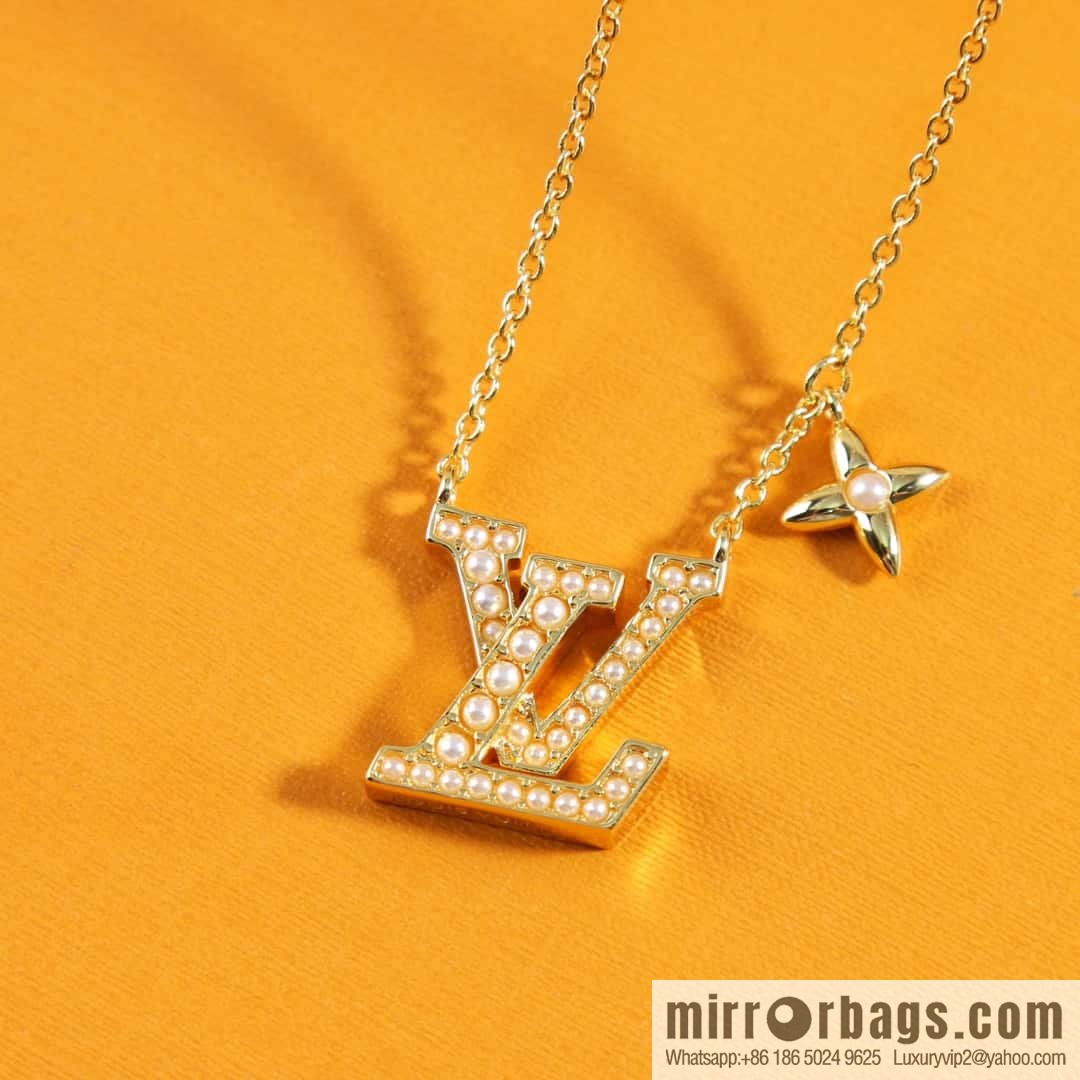 Louis Vuitton Louis Vuitton LV ICONIC PEARLS Pearl Letter Necklace