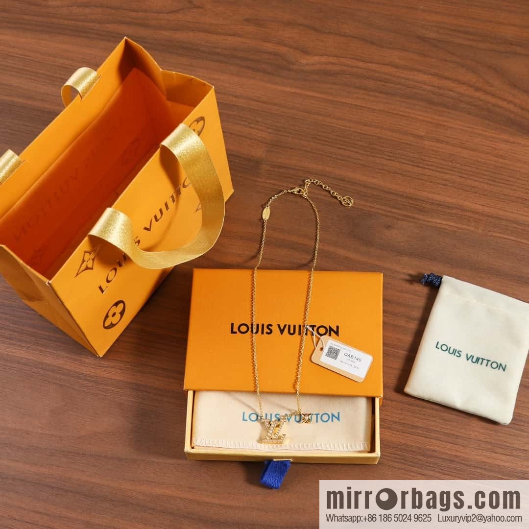 Louis Vuitton Louis Vuitton LV ICONIC PEARLS Pearl Letter Necklace