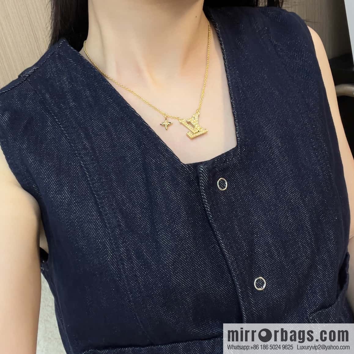 Louis Vuitton Louis Vuitton LV ICONIC PEARLS Pearl Letter Necklace
